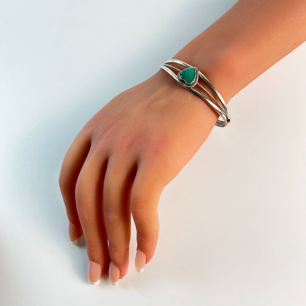 Native American Navajo Lennie Mariano Malachite Heart Sterling Silver Bracelet